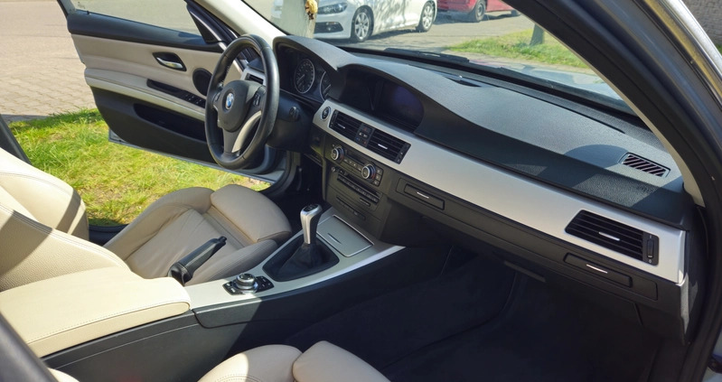 BMW Seria 3 cena 28500 przebieg: 305000, rok produkcji 2011 z Wągrowiec małe 137